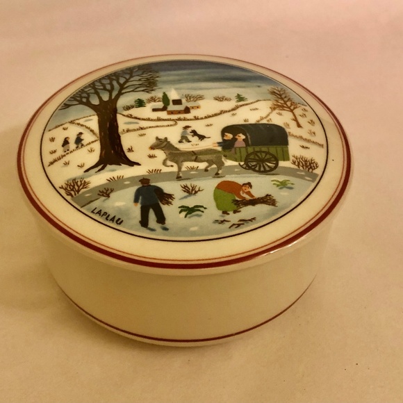 Villeroy and Boch Naïf Christmas candy box with lid - Picture 1 of 2